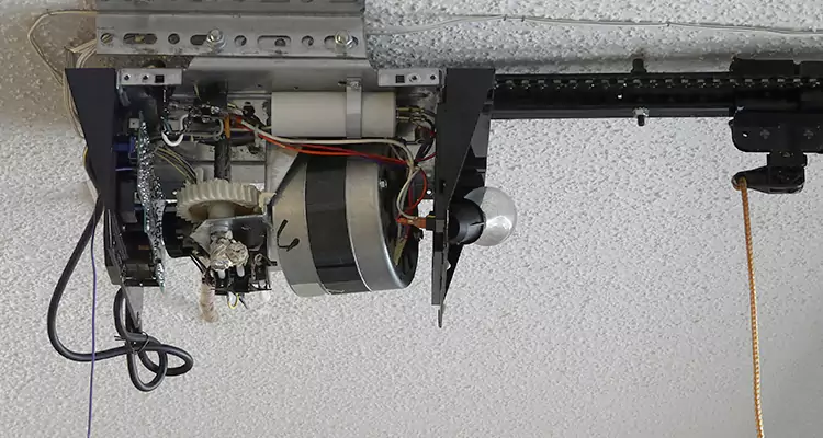 Emergency Garage Door Opener Repair in Iona, FL