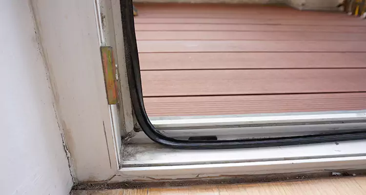 Why Choose Us for Leaking Sliding Glass Door Repair in Iona, FL?
