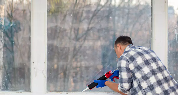 Quality Sliding Shower Door Repair for Closing Issues in Iona, FL