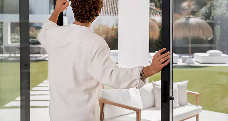 Sliding Screen Door Maintenance for Closing Issues in Iona, FL